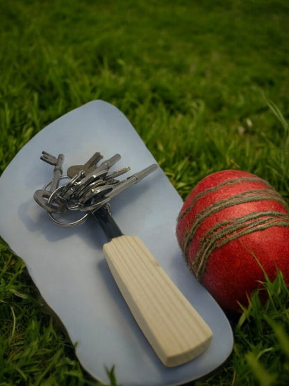 CRICKET-GIFTS Mini Cricket Bat Keyring