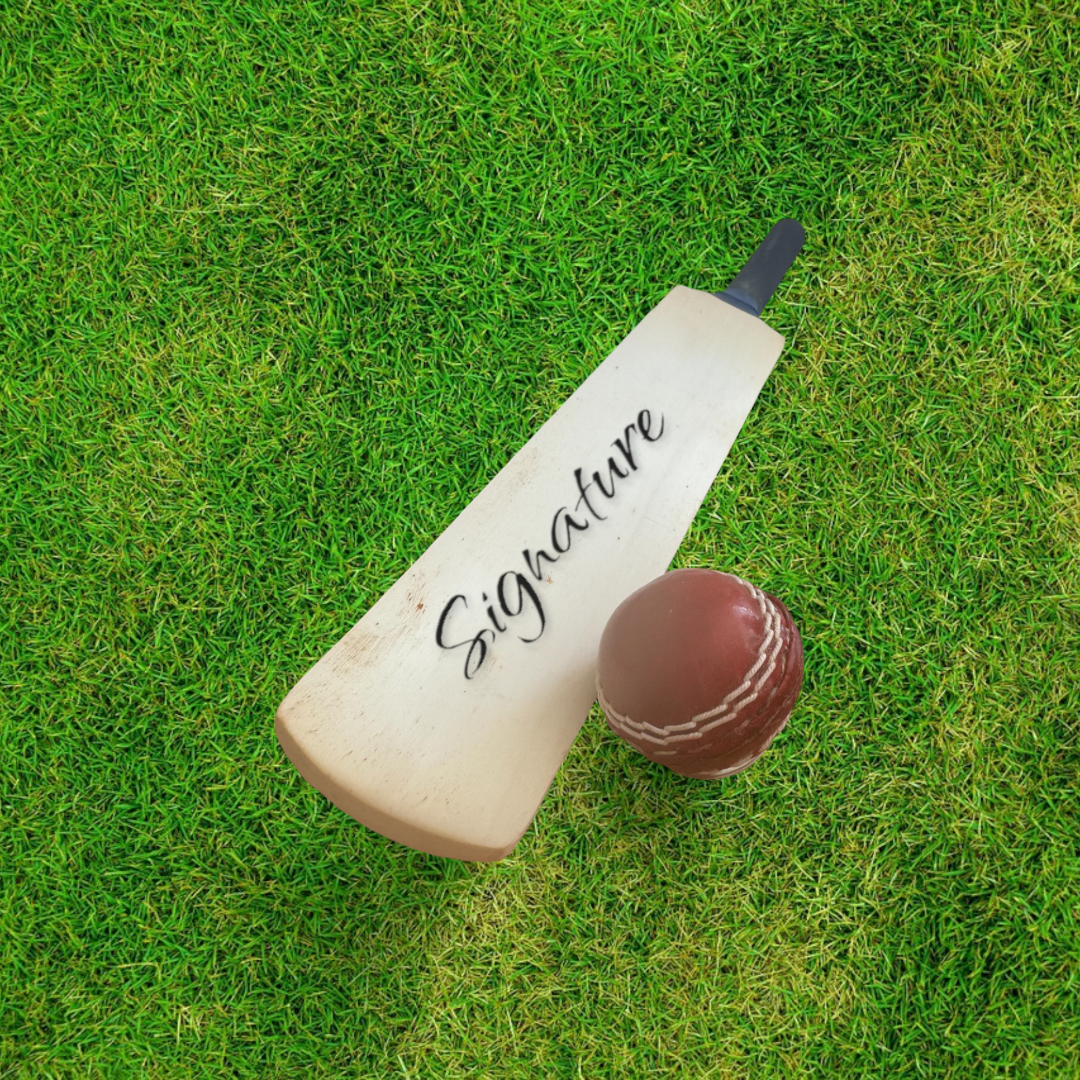 CRICKET-GIFTS - Mini Blank Cricket Bat | Ideal for Player Signatures | Small & Durable 40cm | Unvarnished & Unoiled | Collectible for Enthusiasts, One Size, Wood | Ball Not Included