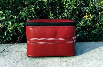 Cricket red insulated lunch box